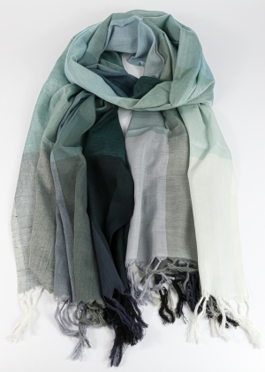 Nachhaltiger Schal mit petrol blauem Farbverlauf von Green Size